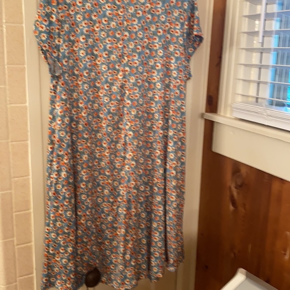 Dress - Picture 4 of 4